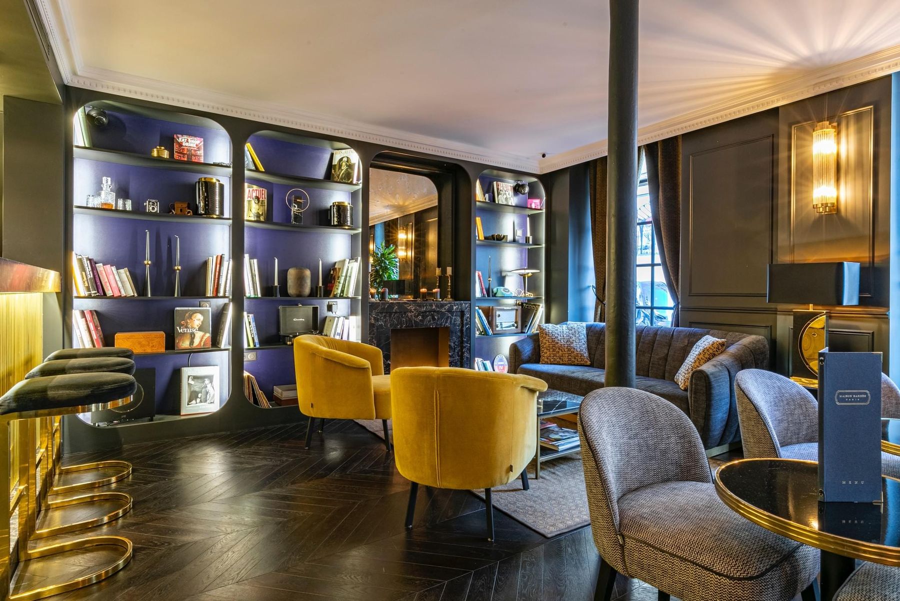 Le bar et le salon de Maison Barbès